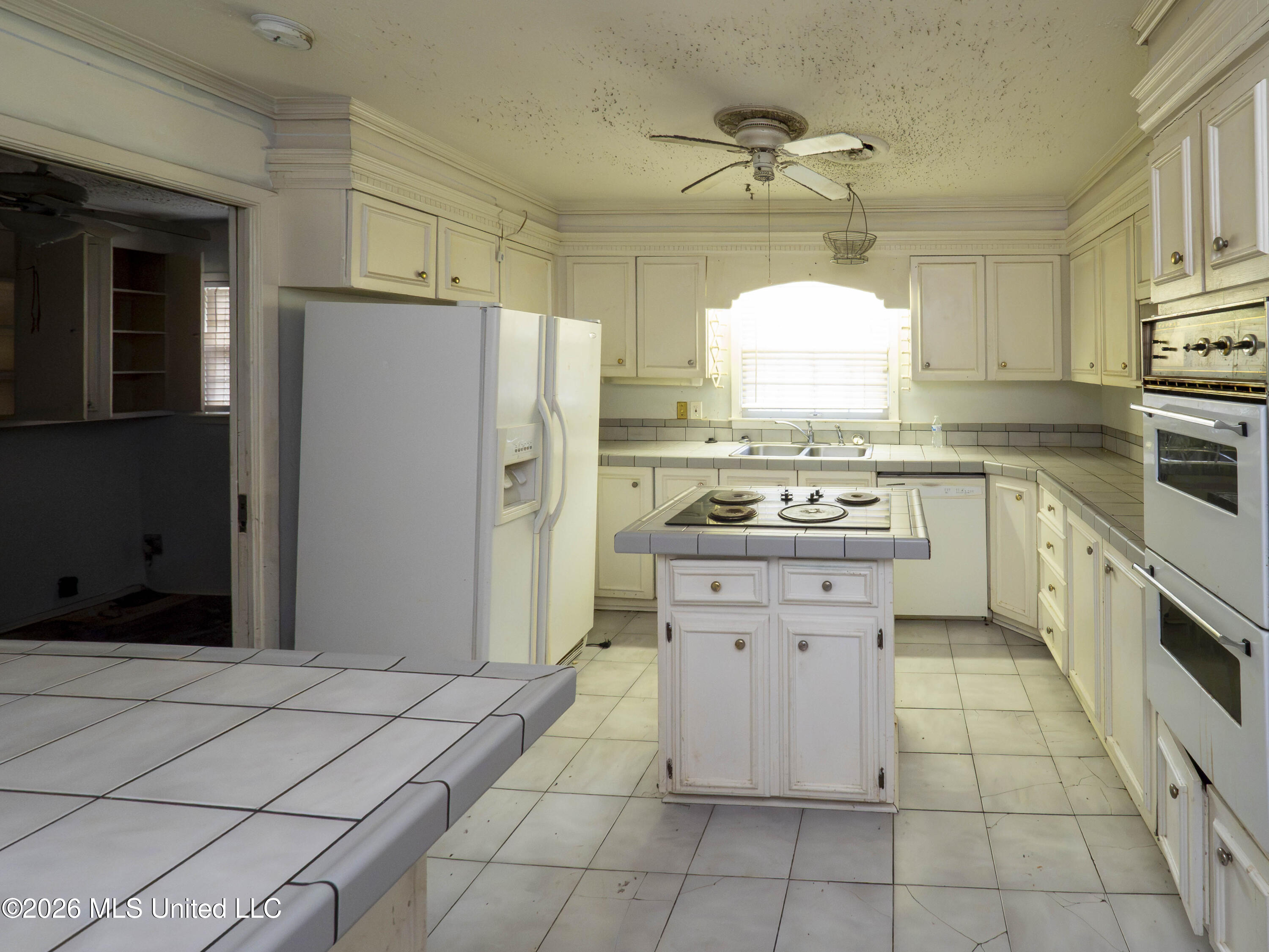 4521 Ridgewood Road Jackson, MS 39211 - Photo 4 of 15 _A010195-5