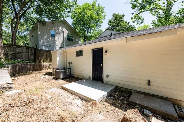 $1,200 | 452 Paines Avenue Northwest, Atlanta, GA 30318