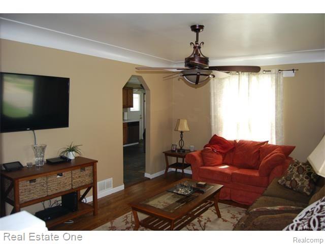 47720 Frederick Road Utica, MI 48317 - Photo 4 of 6