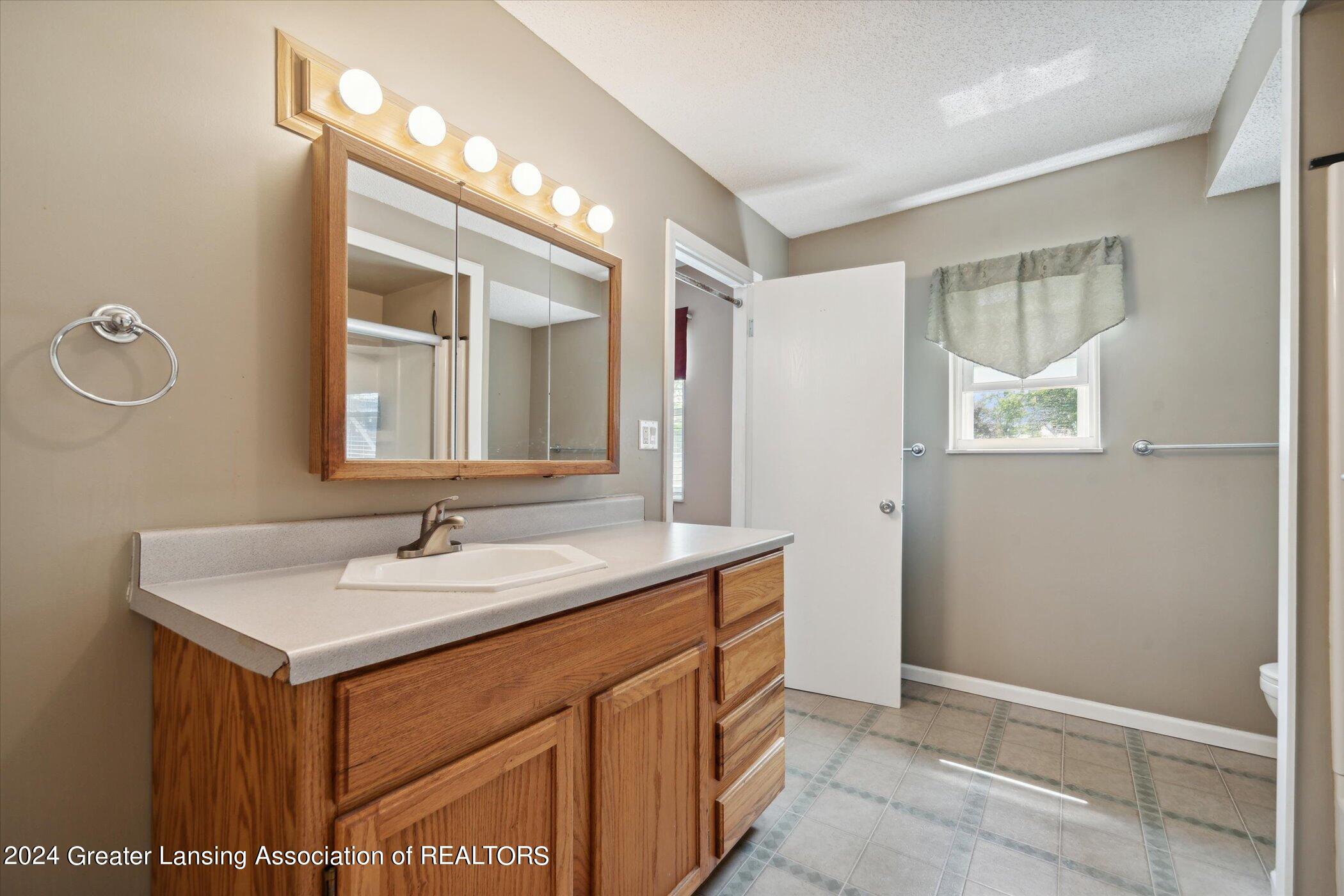 10472 Lansing Road Durand, MI 48429 - Photo 26 of 36 28-10472-Lansing-Rd-Durand-MI-48429-Wind