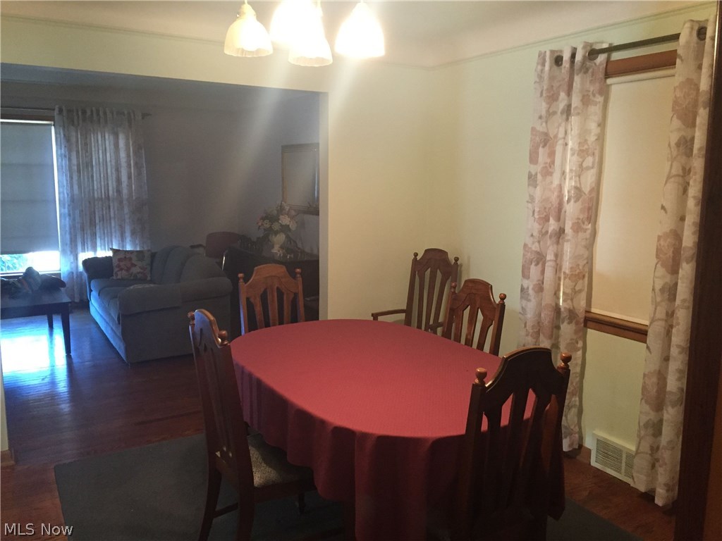 4112 Linnell Road Cleveland, OH 44121 - Photo 11 of 24