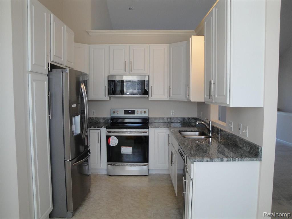 604 Constitution Street, Unit 48 Canton, MI 48188 - Photo 12 of 31