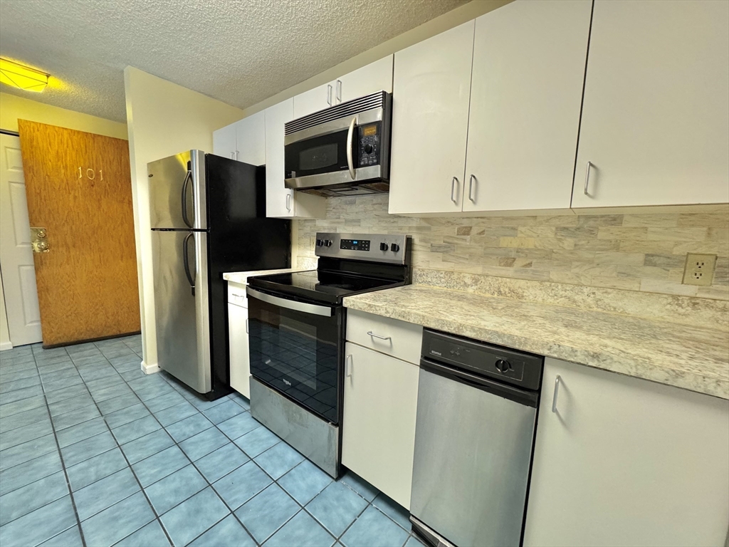 24 Corey Street, Unit 101 Everett, MA 02149 - Photo 10 of 32