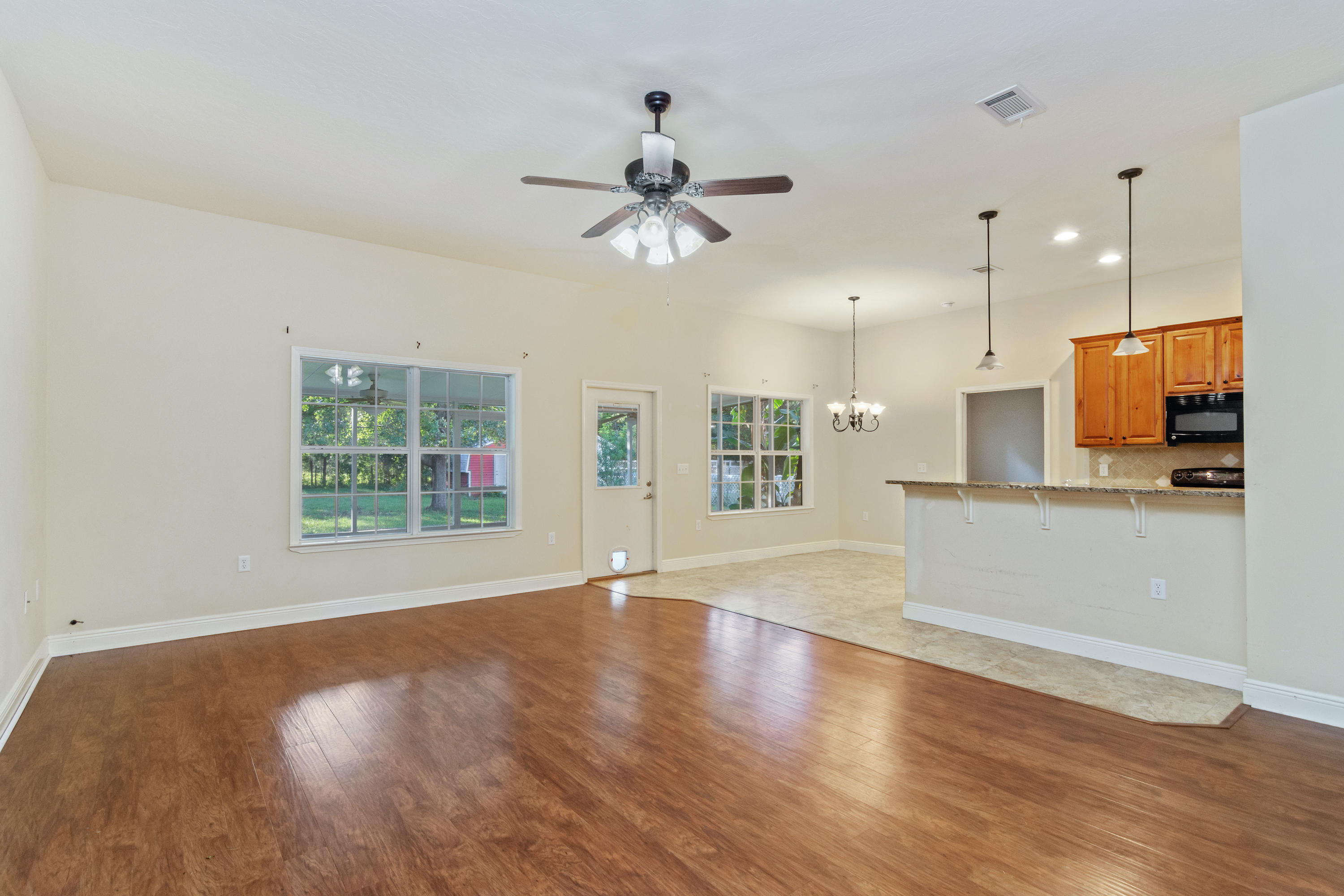 112 Pointer Lane Crestview, FL 32536 - Photo 6 of 28 living room