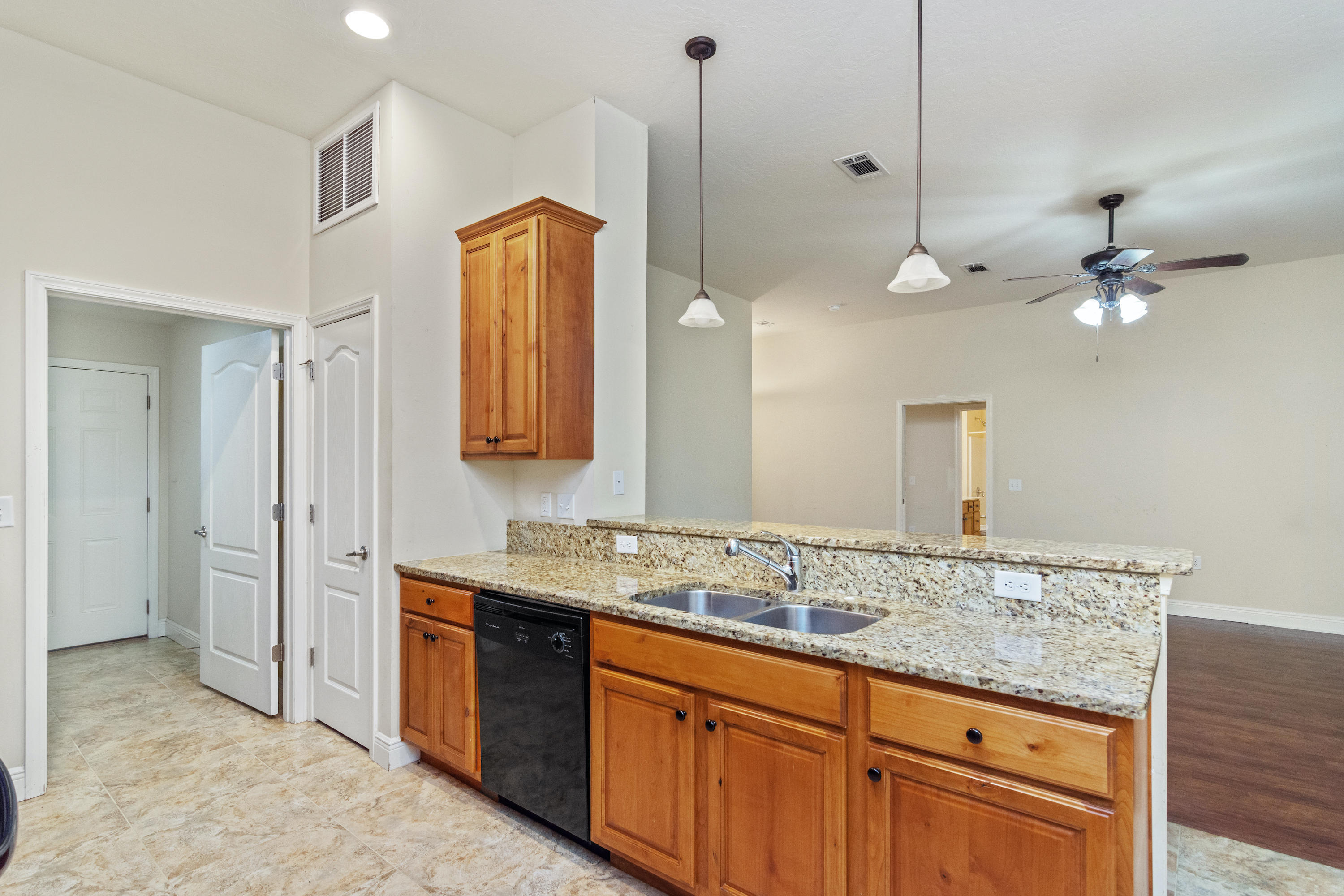 112 Pointer Lane Crestview, FL 32536 - Photo 8 of 28 kitchen