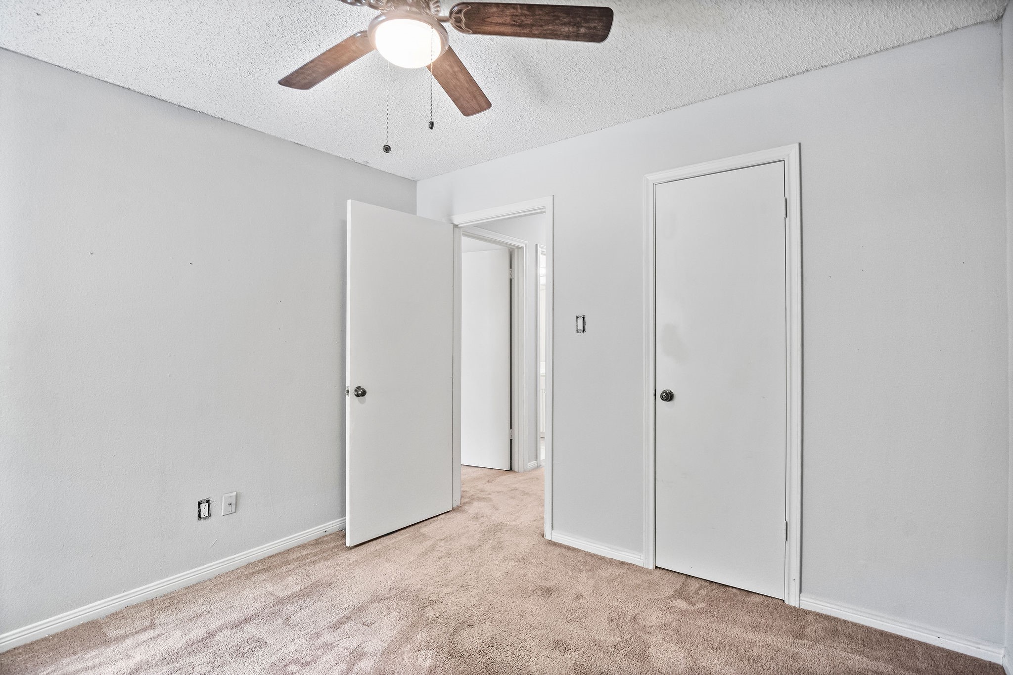 22 South Rain Forest Court Spring, TX 77380 - Photo 12 of 29 a view of an empty room