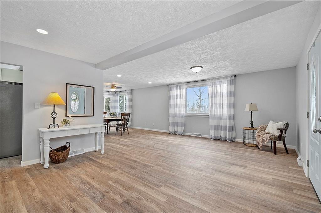 102 Hoover Road New Castle, PA 16101 - Photo 3 of 25 Gallery Image 3