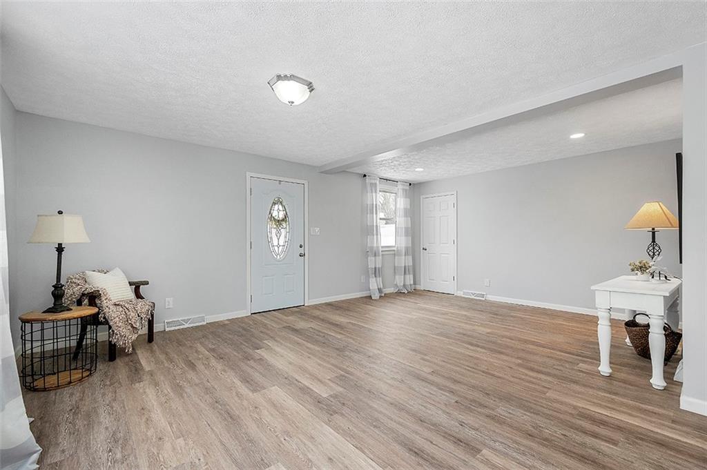 102 Hoover Road New Castle, PA 16101 - Photo 4 of 25 Gallery Image 4