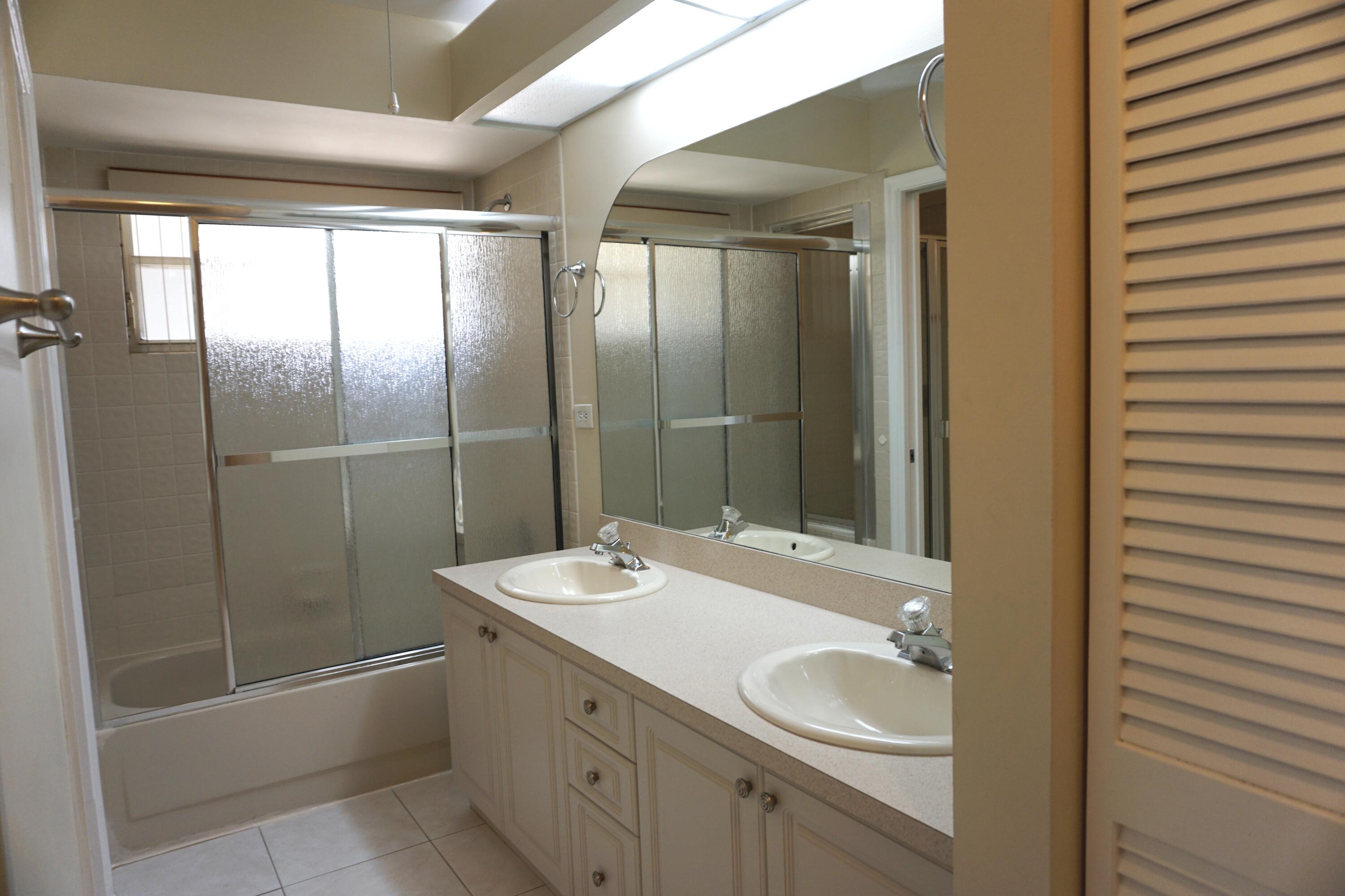 5311 Park Pl Circle Boca Raton, FL 33486 - Photo 10 of 18 9
