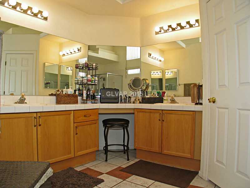 114 Rancho Maderas Way Henderson, NV 89002 - Photo 19 of 34 Property Photo. MASTER BATH
