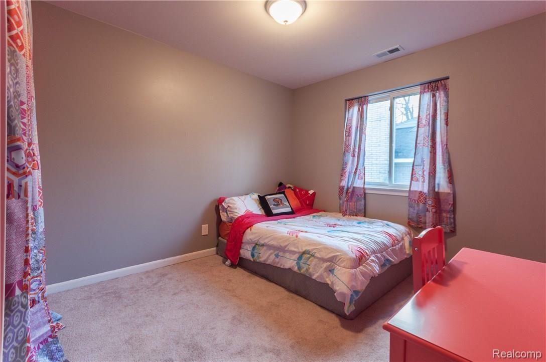 1028 Miller Road Lake Orion, MI 48362 - Photo 21 of 31 3rd Bedroom