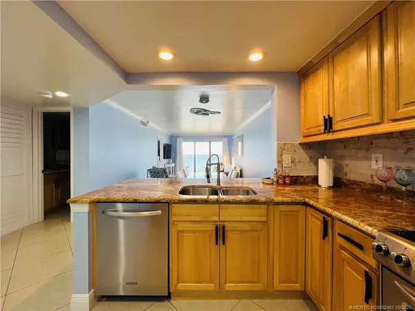 $5,400 | 9400 South Ocean Drive, Unit 604B, Jensen Beach, FL 34957