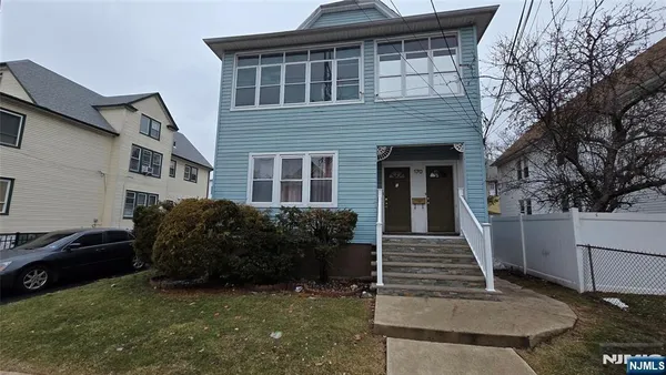 $2,900 | 170 Spring Street, Passaic, NJ 07055