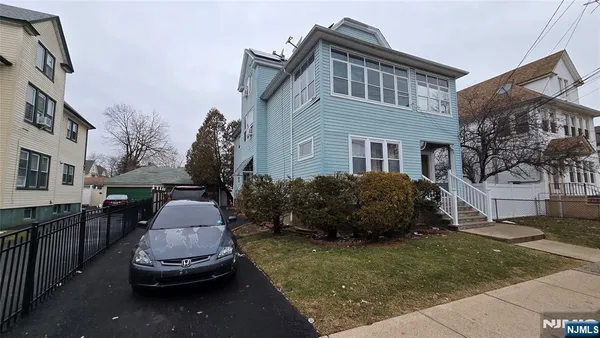 $2,900 | 170 Spring Street, Passaic, NJ 07055