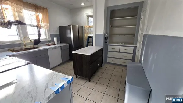 $2,900 | 170 Spring Street, Passaic, NJ 07055