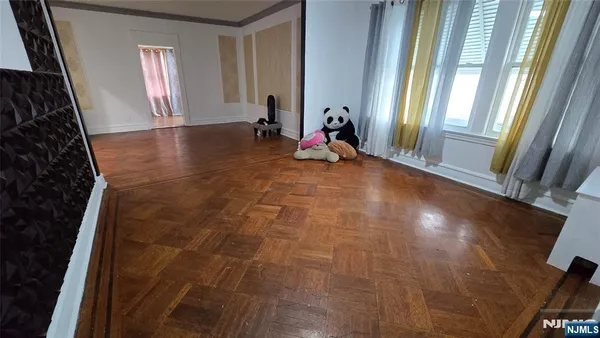 $2,900 | 170 Spring Street, Passaic, NJ 07055