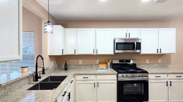 $2,300 | 723 Cypresswood Cove, Spring, TX 77373