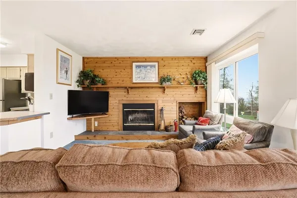 $279,900 | 5319 Summit Drive, Hidden Valley, PA 15502
