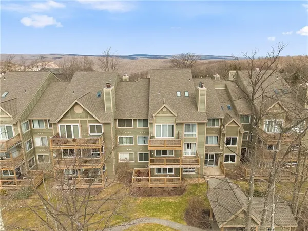 $279,900 | 5319 Summit Drive, Hidden Valley, PA 15502