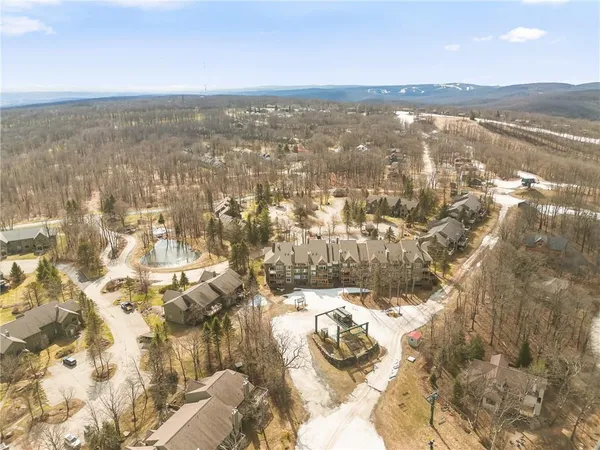 $279,900 | 5319 Summit Drive, Hidden Valley, PA 15502