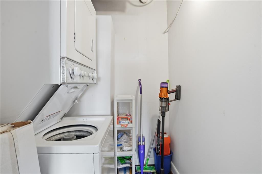 1501 Clairmont Road, Unit 1316 Decatur, GA 30033 - Photo 13 of 25 a utility room with dryer and washer