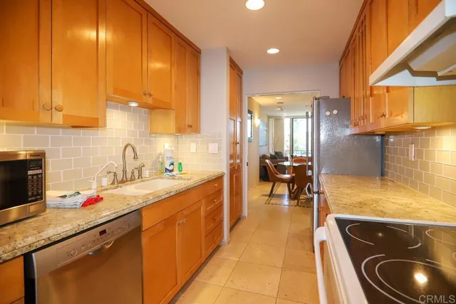 $5,700 | 916 Sealane Drive, Unit D, Encinitas, CA 92024