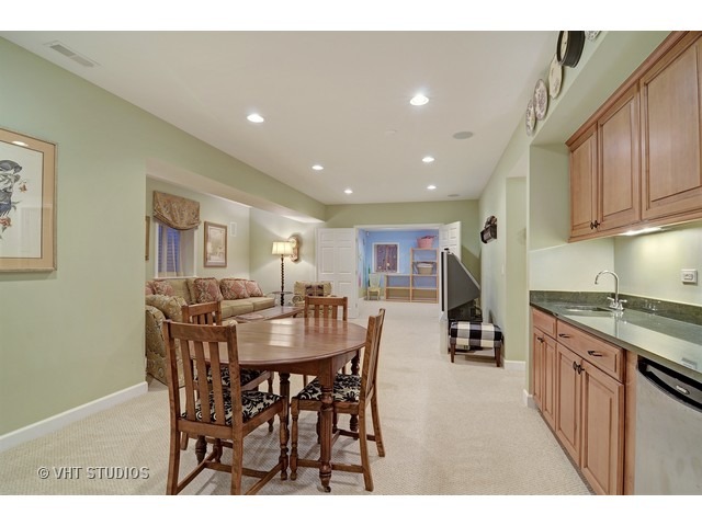 730 Becker Road Glenview, IL 60025 - Photo 12 of 25 Gallery Image 12