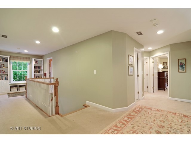 730 Becker Road Glenview, IL 60025 - Photo 13 of 25 Gallery Image 13