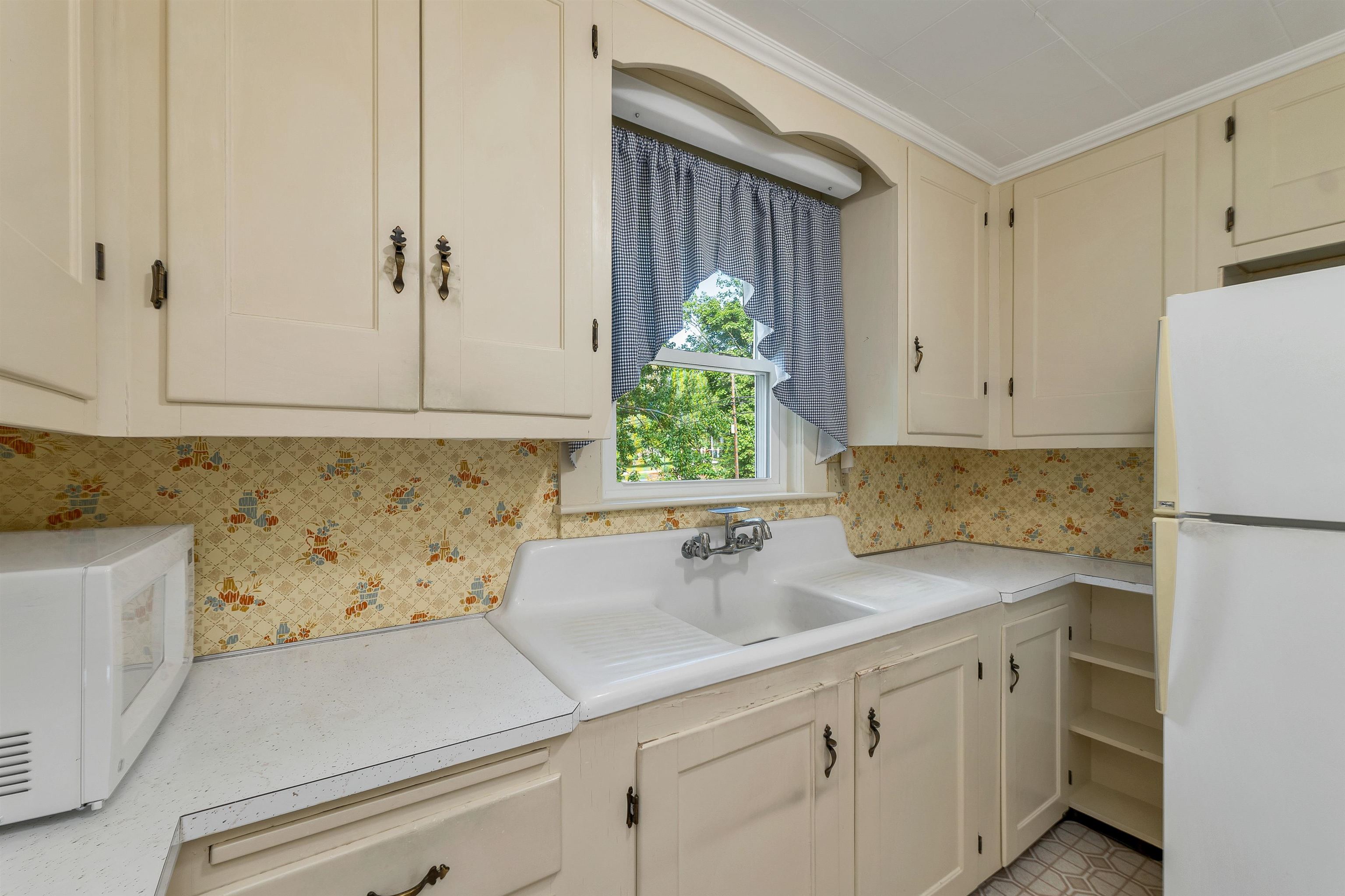 51 Morrill Street Laconia, NH 03246 - Photo 17 of 38 Gallery Image 17
