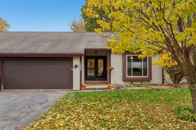 $395,000 | 1006 South Division Street, Waunakee, WI 53597