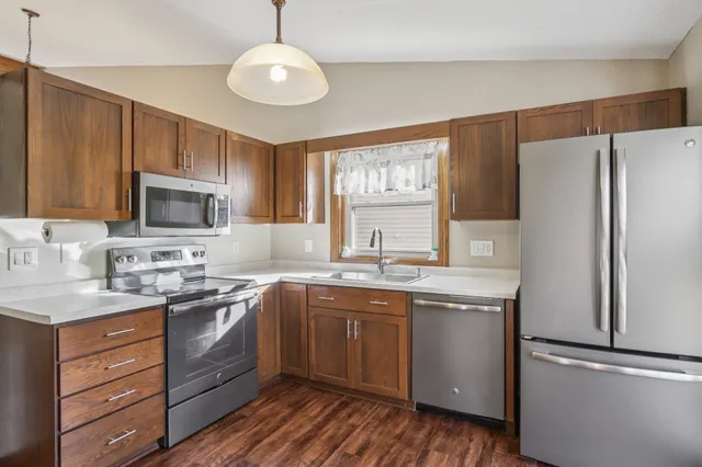 $395,000 | 1006 South Division Street, Waunakee, WI 53597