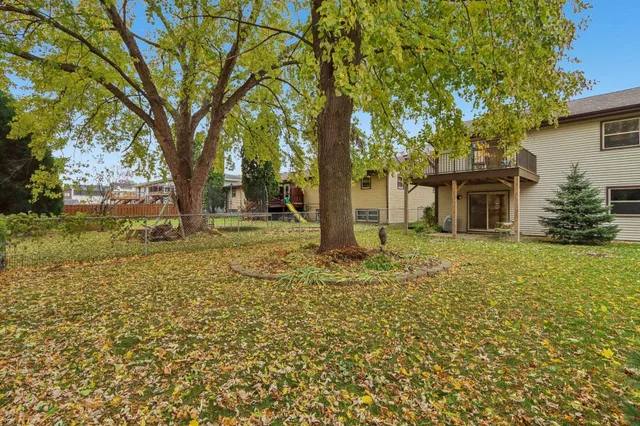 $395,000 | 1006 South Division Street, Waunakee, WI 53597