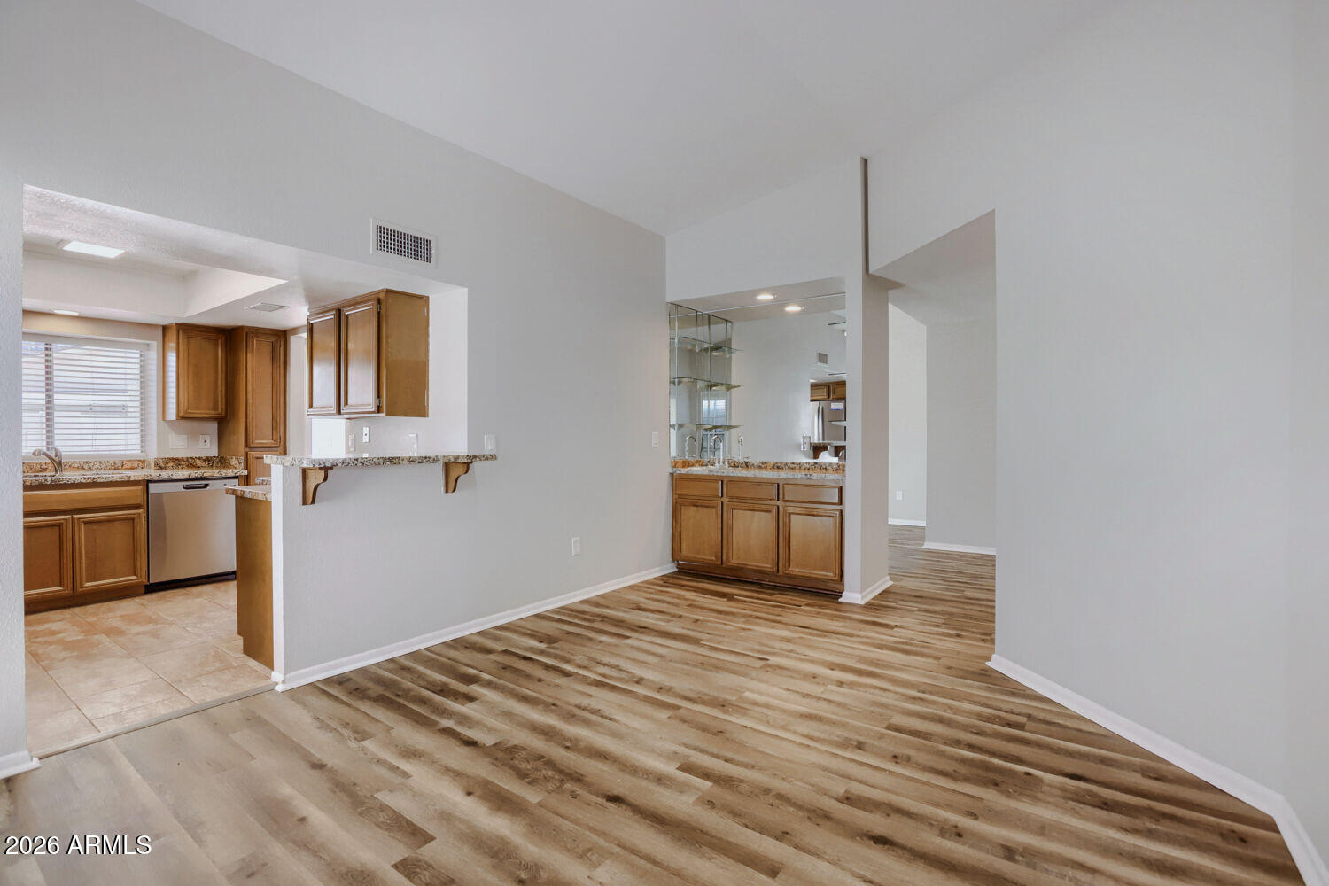 415 West Grandview Road Phoenix, AZ 85023 - Photo 12 of 29 415 W Grandview Rd - Web Quality - 008 -