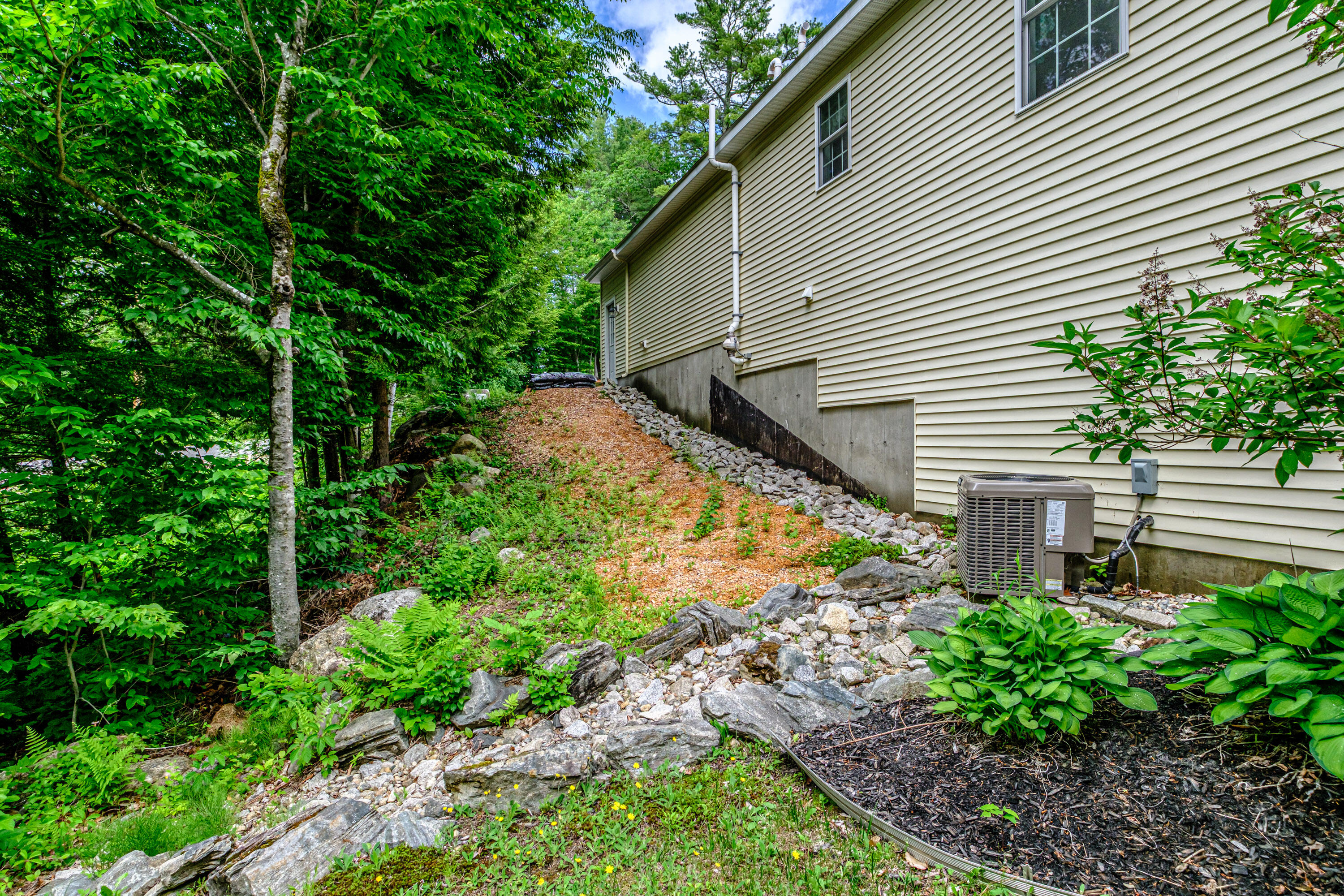 248 Hooper Ledge Road Paris, ME 04281 - Photo 12 of 51 Exterior back