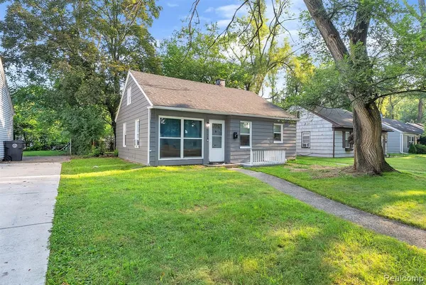 $149,900 | 10750 Albany Street, Oak Park, MI 48237