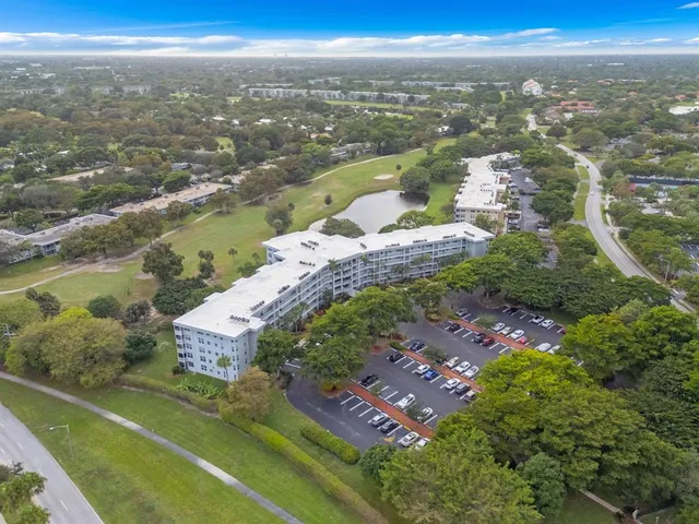 $234,900 | 4020 West Palm Aire Drive, Unit 312, Pompano Beach, FL 33069