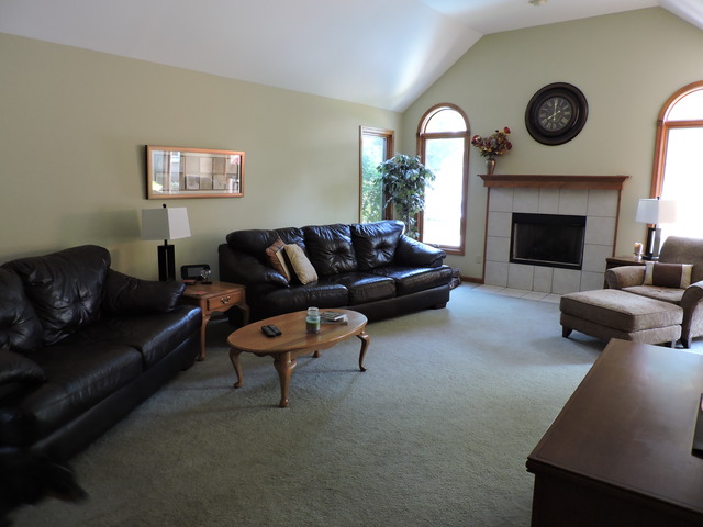 731 Maves Drive Batavia, IL 60510 - Photo 2 of 25