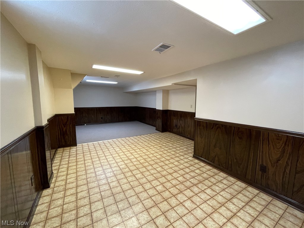 7413 Spring Garden Road Cleveland, OH 44129 - Photo 30 of 34