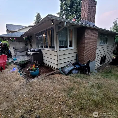 $499,999 | 14420 48th Place South, Tukwila, WA 98168