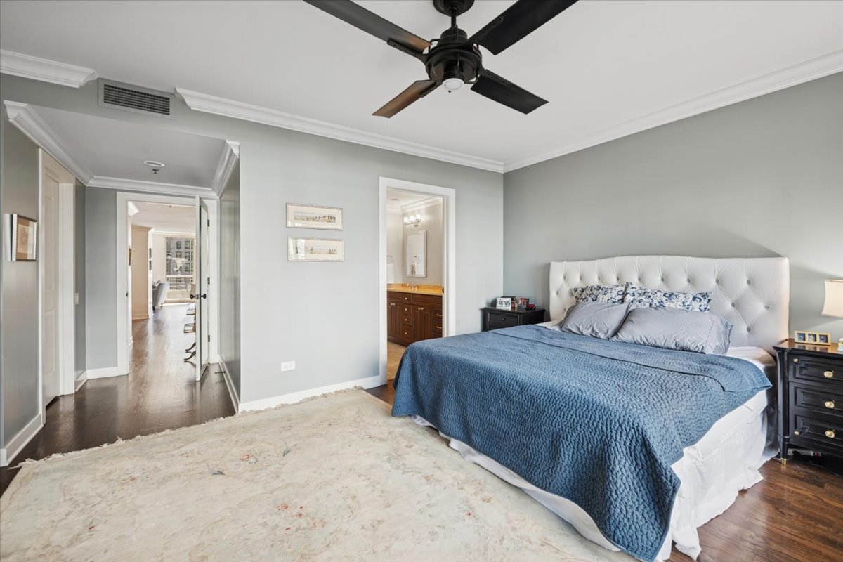 250 East Pearson Street, Unit 901 Chicago, IL 60611 - Photo 13 of 24