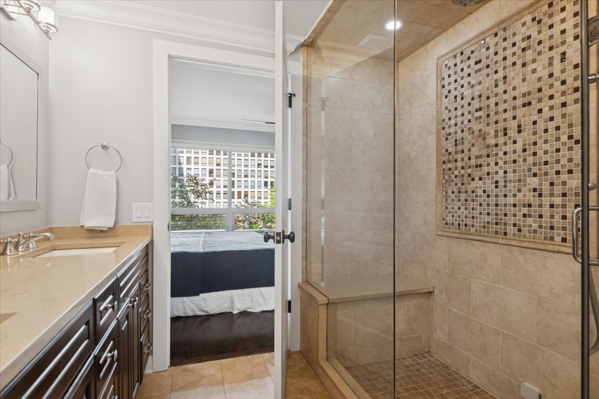 250 East Pearson Street, Unit 901 Chicago, IL 60611 - Photo 15 of 24