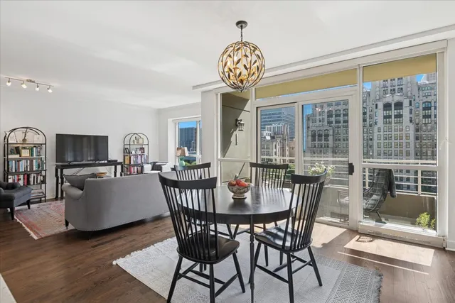 $995,000 | 250 East Pearson Street, Unit 901, Chicago, IL 60611