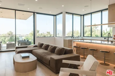 $175,000 | 606 North Ardmore Avenue, Manhattan Beach, CA 90266