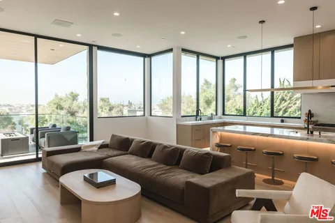 $175,000 | 606 North Ardmore Avenue, Manhattan Beach, CA 90266