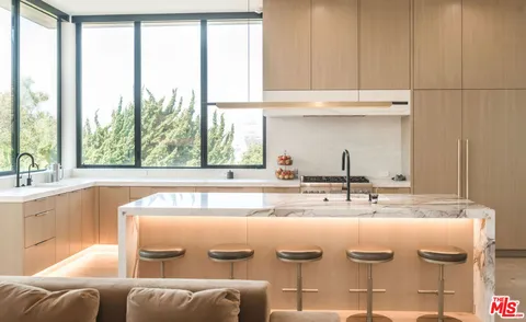 $175,000 | 606 North Ardmore Avenue, Manhattan Beach, CA 90266