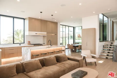 $175,000 | 606 North Ardmore Avenue, Manhattan Beach, CA 90266