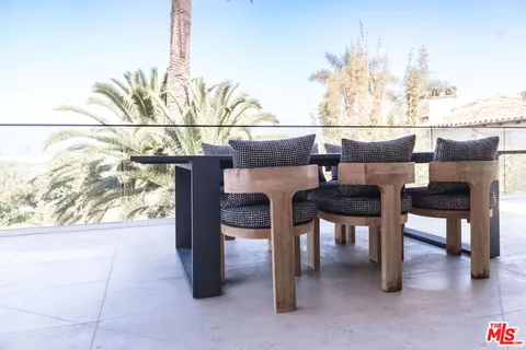 $175,000 | 606 North Ardmore Avenue, Manhattan Beach, CA 90266