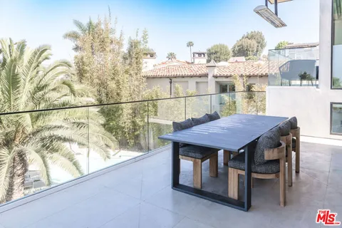 $175,000 | 606 North Ardmore Avenue, Manhattan Beach, CA 90266