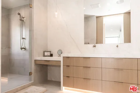 $175,000 | 606 North Ardmore Avenue, Manhattan Beach, CA 90266