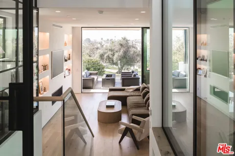 $175,000 | 606 North Ardmore Avenue, Manhattan Beach, CA 90266